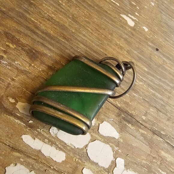 Sea glass pendant - Picture 2 of 3